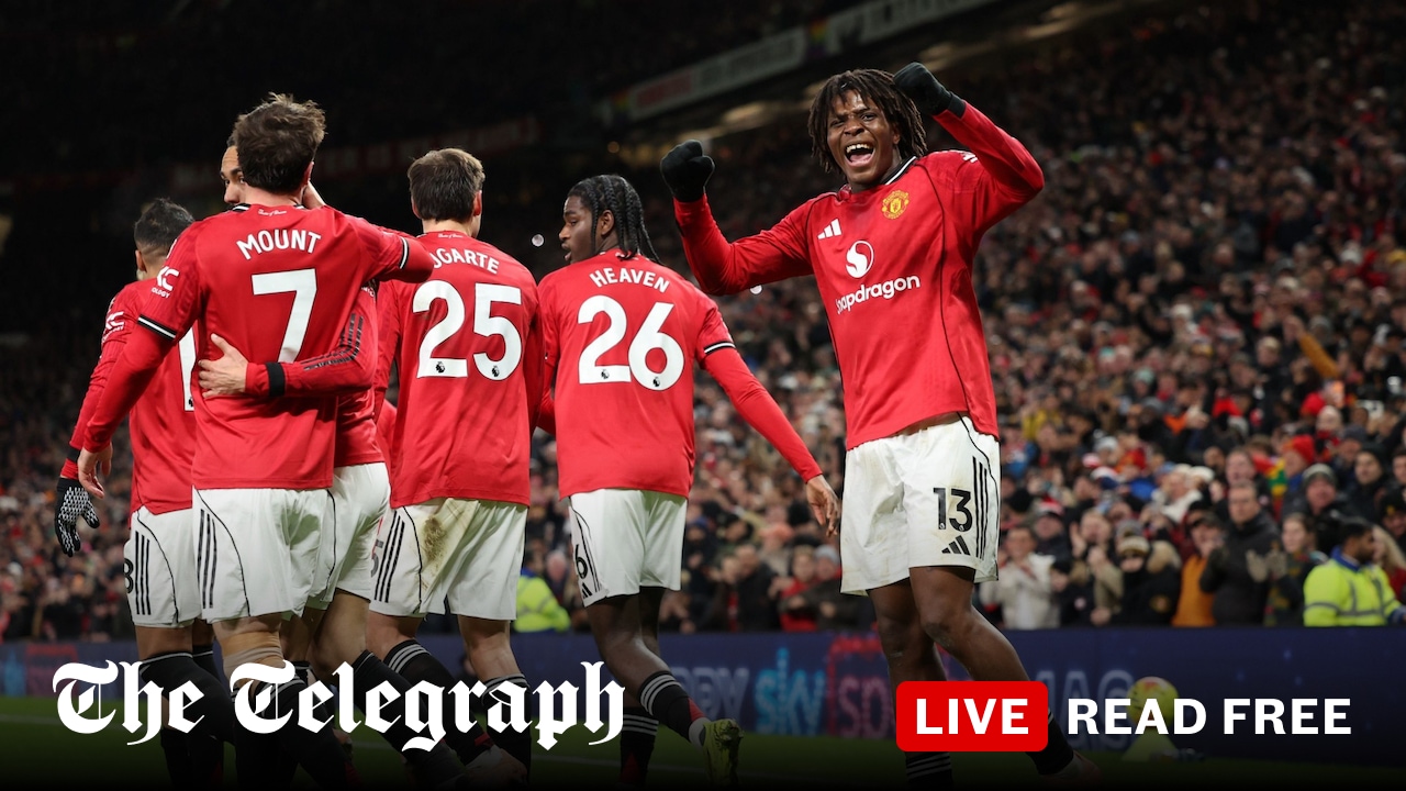Depleted Manchester United hang on to victory over frustrated Newcastle