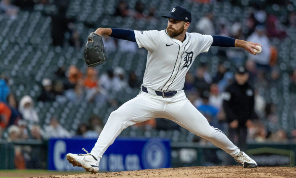 Tigers Sign Four Pitchers To Minor League Deals