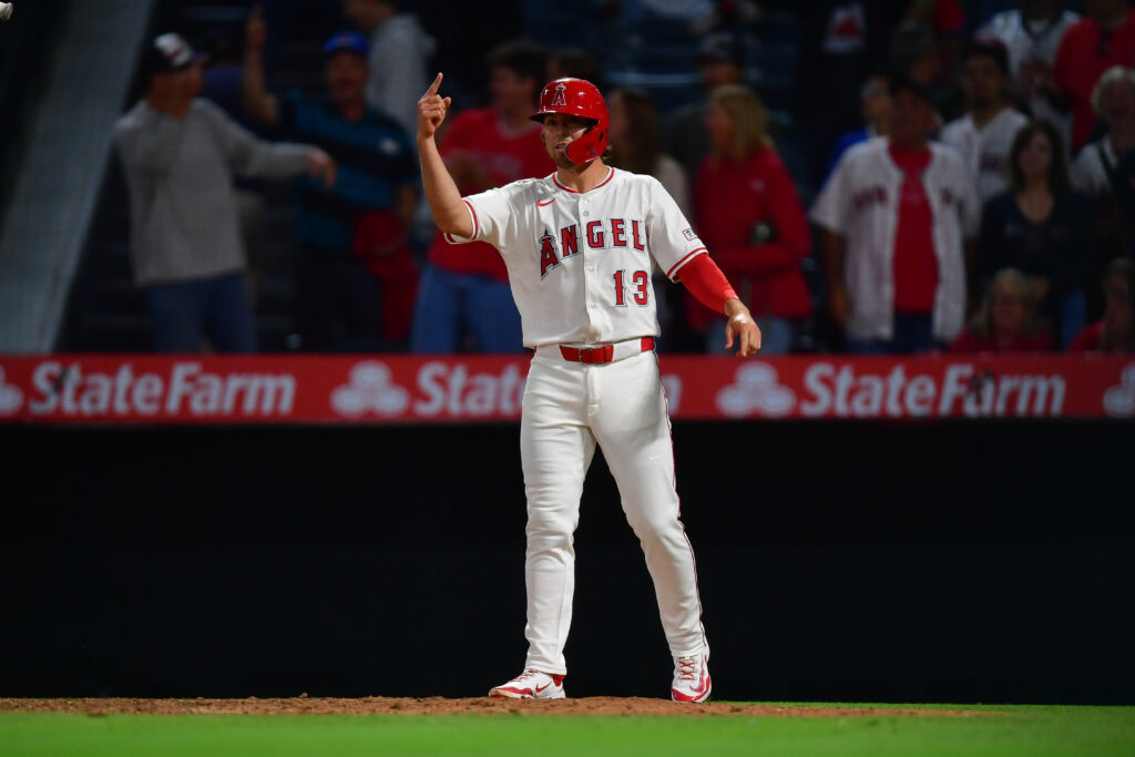 Cubs Sign Scott Kingery To Minor League Deal