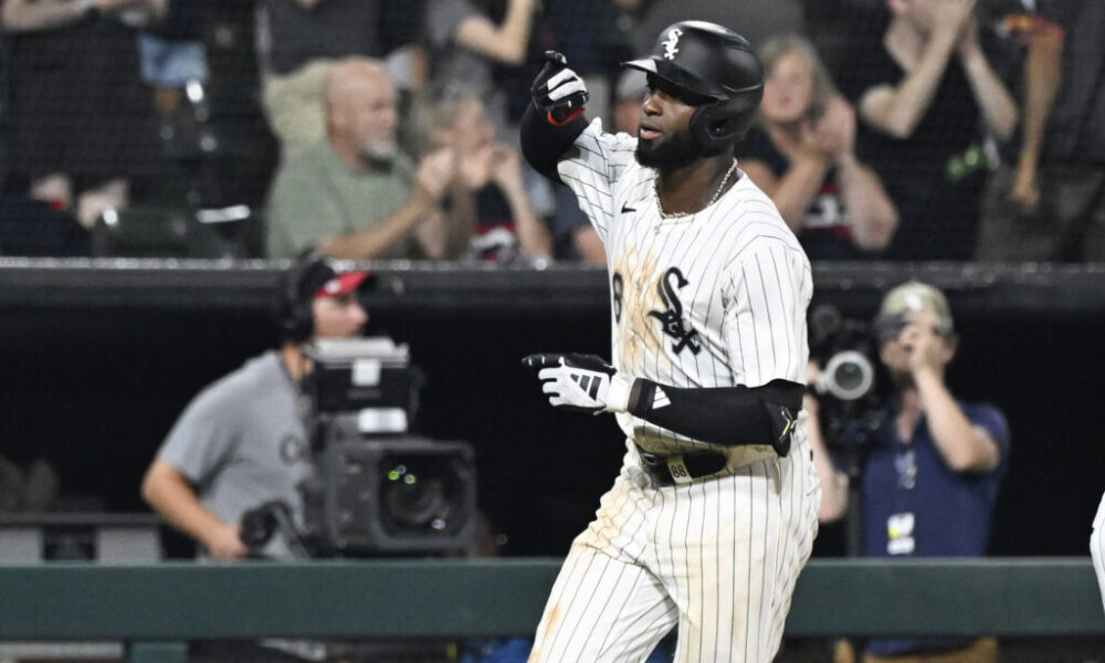 Mets, Pirates, Padres Interested In Luis Robert