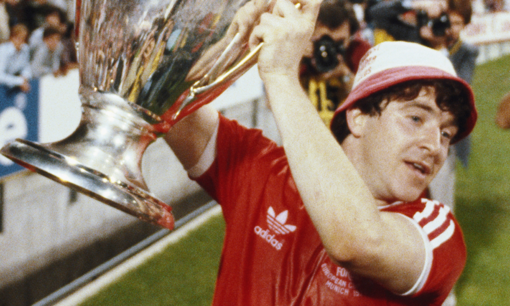 Scotland legend John Robertson dies as tributes pour in for Nottingham Forest hero who became Celtic coach with O'Neill