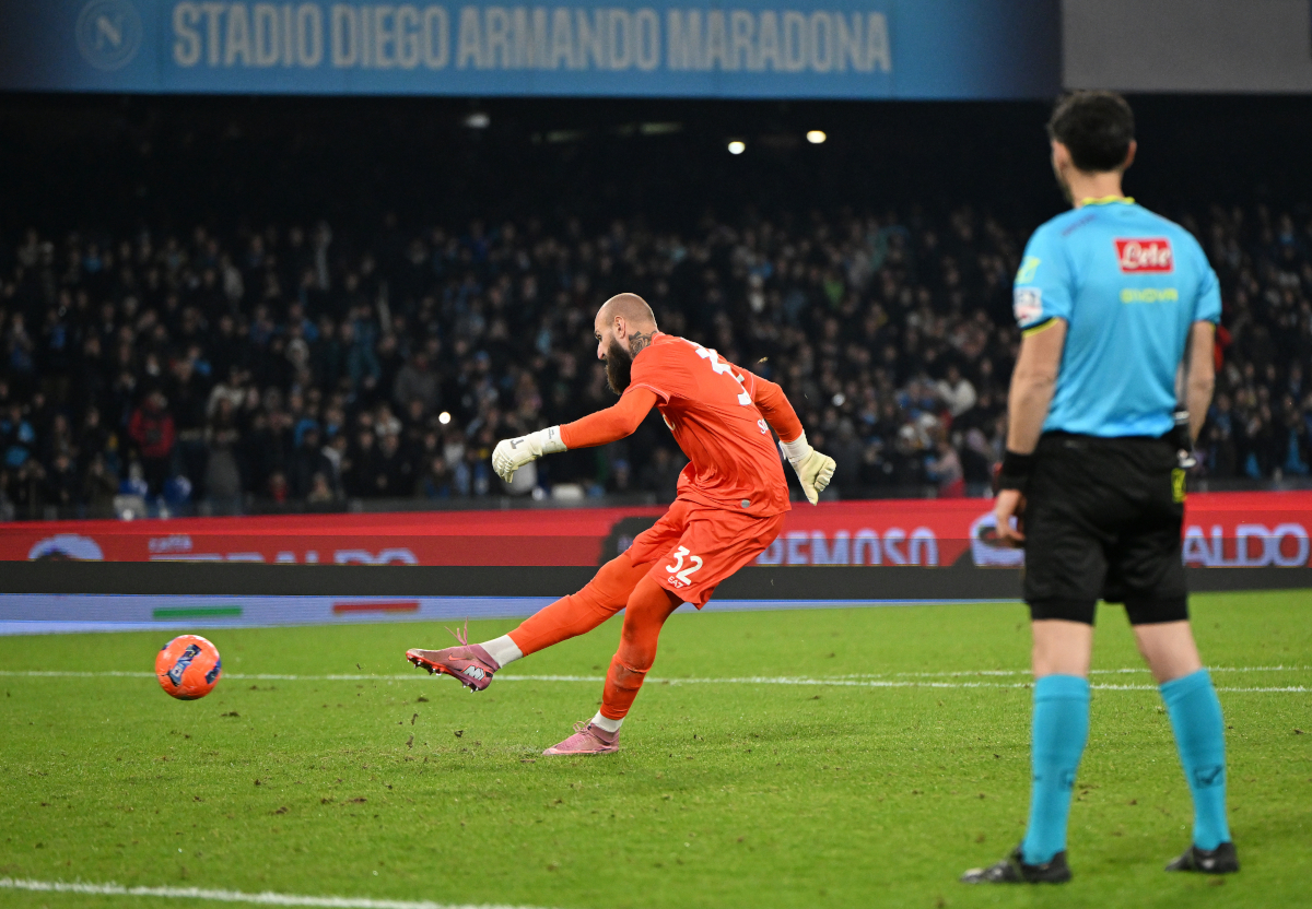 NAPLES, ITALY - DECEMBER 03: Vanja Milinkovic-Savic of SSC Napoli shoots in the penalty shoot out during the Coppa Italia round of 16 match between SCC Napoli and Cagliari Calcio at Stadio Diego Armando Maradona on December 03, 2025 in Naples, Italy. (Photo by Francesco Pecoraro/Getty Images)