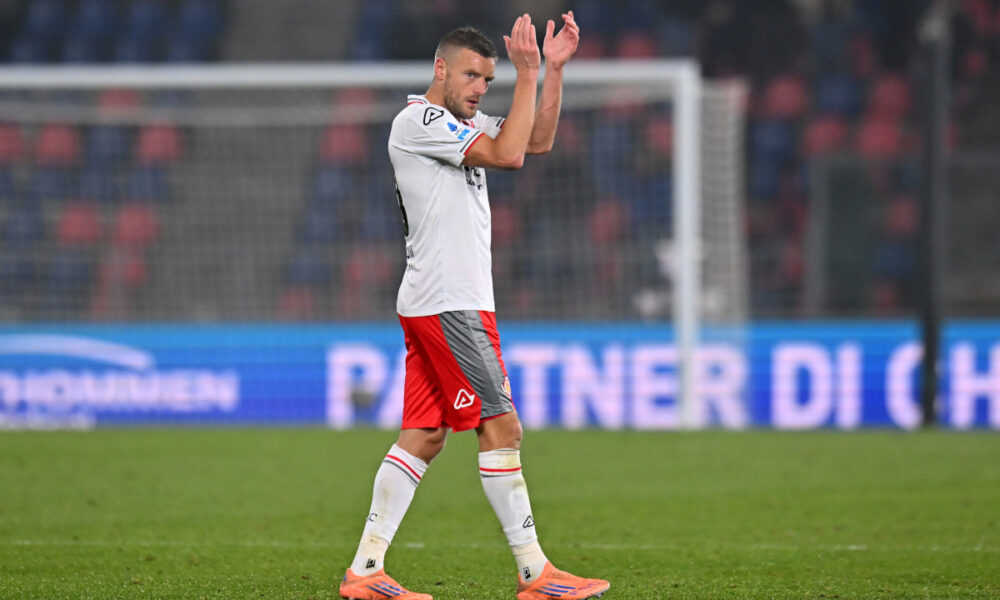 BOLOGNA, ITALY - DECEMBER 01: Jamie Vardy of Cremonese acknowledges the fans as he leaves the pitch after being substituted during the Serie A match between Bologna FC 1909 and US Cremonese at Renato Dall