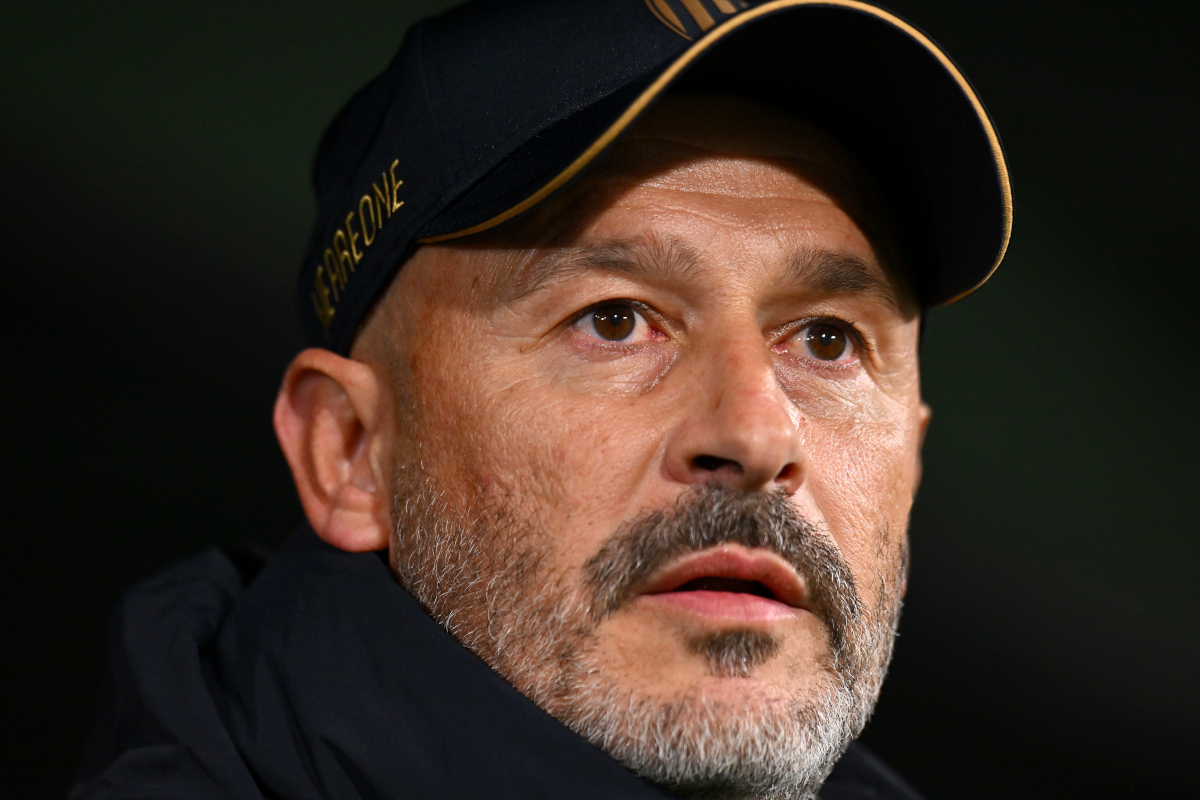 BOLOGNA, ITALY - DECEMBER 04: Vincenzo Italiano, Head Coach of Bologna, looks on prior to the Coppa Italia Round of 16 match between Bologna FC and Parma Calcio at Renato Dall
