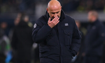 BOLOGNA, ITALY - DECEMBER 14: Vincenzo Italiano, Head Coach of Bologna, reacts as he leaves the dugout at half-time during the Serie A match between Bologna FC 1909 and Juventus FC at Renato Dall