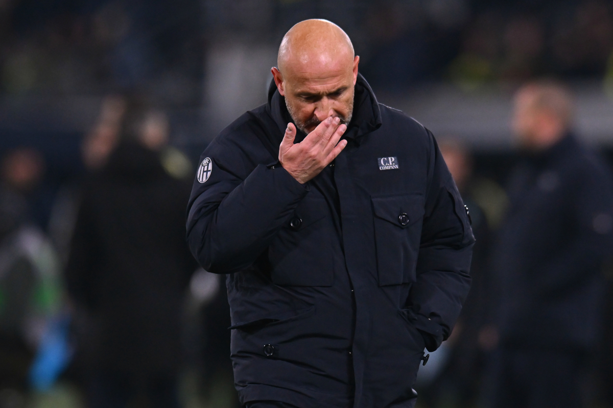 BOLOGNA, ITALY - DECEMBER 14: Vincenzo Italiano, Head Coach of Bologna, reacts as he leaves the dugout at half-time during the Serie A match between Bologna FC 1909 and Juventus FC at Renato Dall