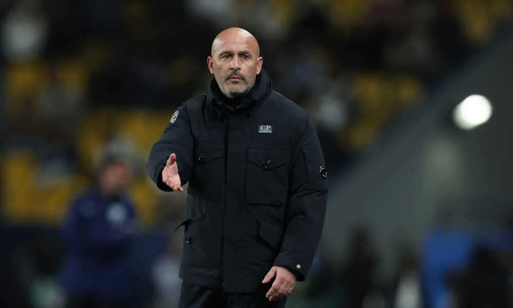 RIYADH, SAUDI ARABIA - DECEMBER 19: Vincenzo Italiano, Head Coach of Bologna FC 1909, reacts during the Supercoppa Italiana semifinal match between Bologna FC 1909 and FC Internazionale at King Saud University Stadium on December 19, 2025 in Riyadh, Saudi Arabia. (Photo by Yasser Bakhsh/Getty Images)