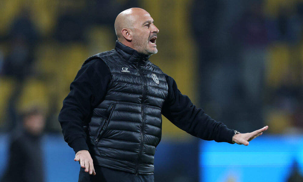 RIYADH, SAUDI ARABIA - DECEMBER 22: Vincenzo Italiano, Head Coach of Bologna, reacts during the Supercoppa Italiana Final between SSC Napoli and Bologna FC 1909 at King Saud University Stadium on December 22, 2025 in Riyadh, Saudi Arabia. (Photo by Abdullah Ahmed/Getty Images)