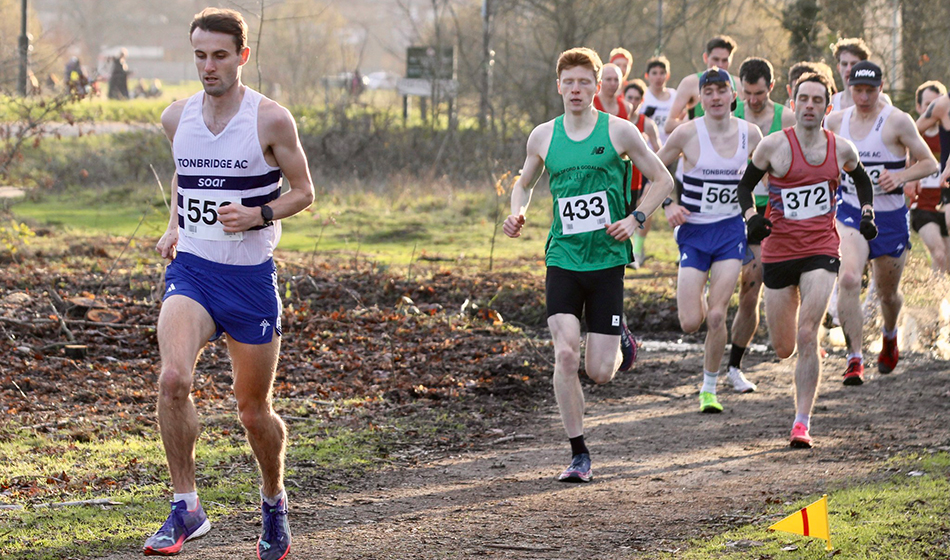 Alex Howard and Molly Smith win South of the Thames cross-country titles