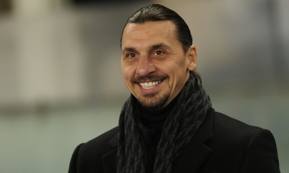 epa11787535 Milans senior advisor Zlatan Ibrahimovic smiles before the Italian Serie A soccer match between Hellas Verona and AC Milan, in Verona, Italy, 20 December 2024. EPA-EFE/FILIPPO VENEZIA