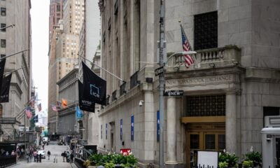 Wall St lower, fears of inflation send investors away