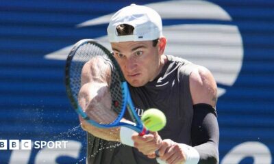 Jack Draper playing a shot