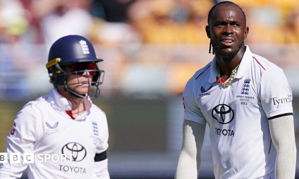 Jofra Archer looks on disappointed