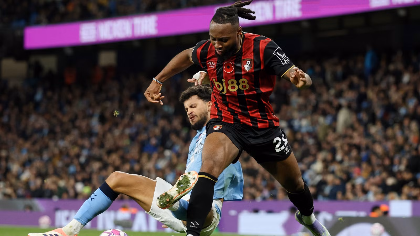 Man Utd plot bid for "one of the best LWs in Europe"