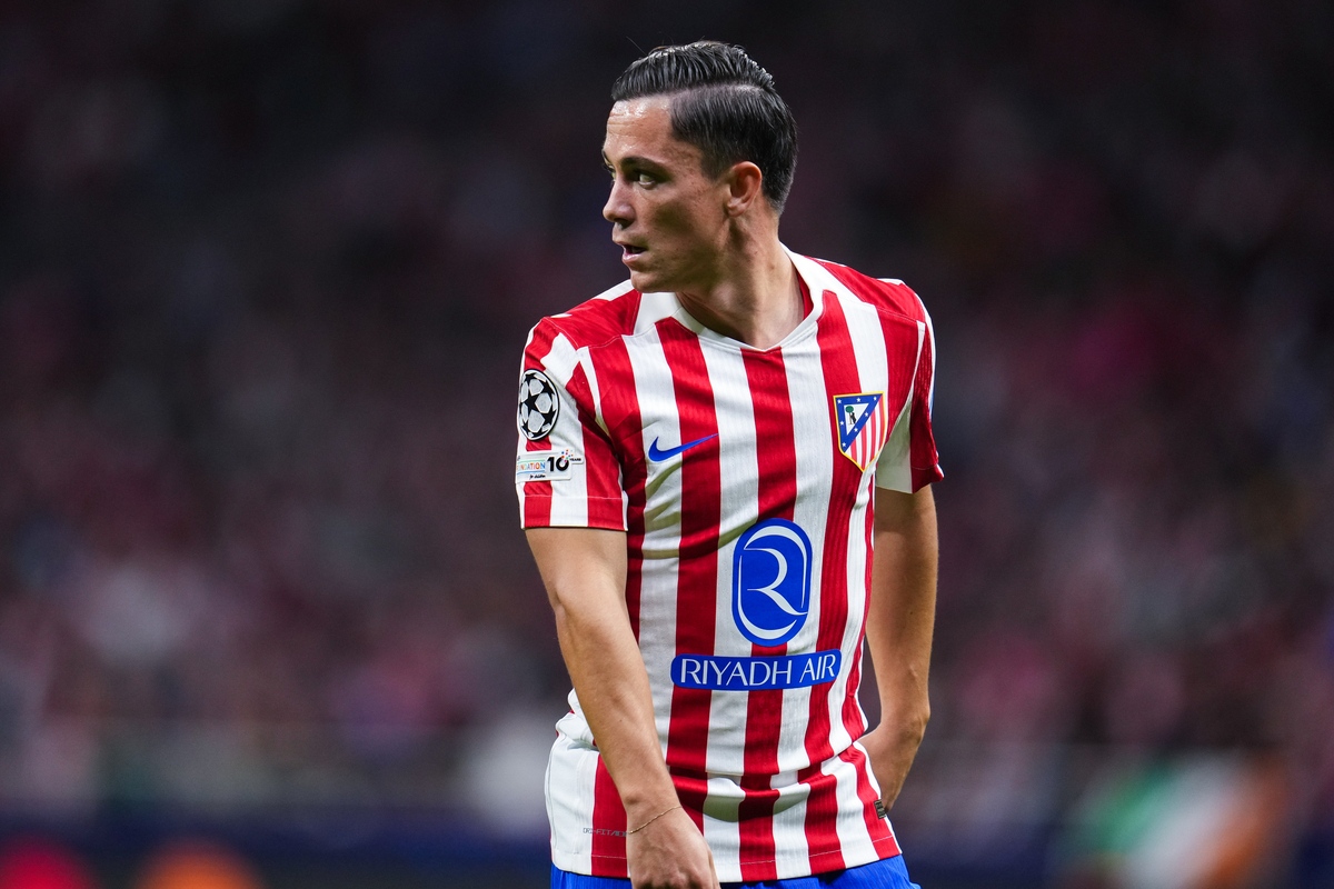 MADRID, SPAIN - SEPTEMBER 30: Giacomo Raspadori of Atletico Madrid. looks on during the UEFA Champions League 2025/26 League Phase MD2 match between Atletico de Madrid and Eintracht Frankfurt at Estadio Metropolitano on September 30, 2025 in Madrid, Spain. (Photo by Aitor Alcalde/Getty Images)