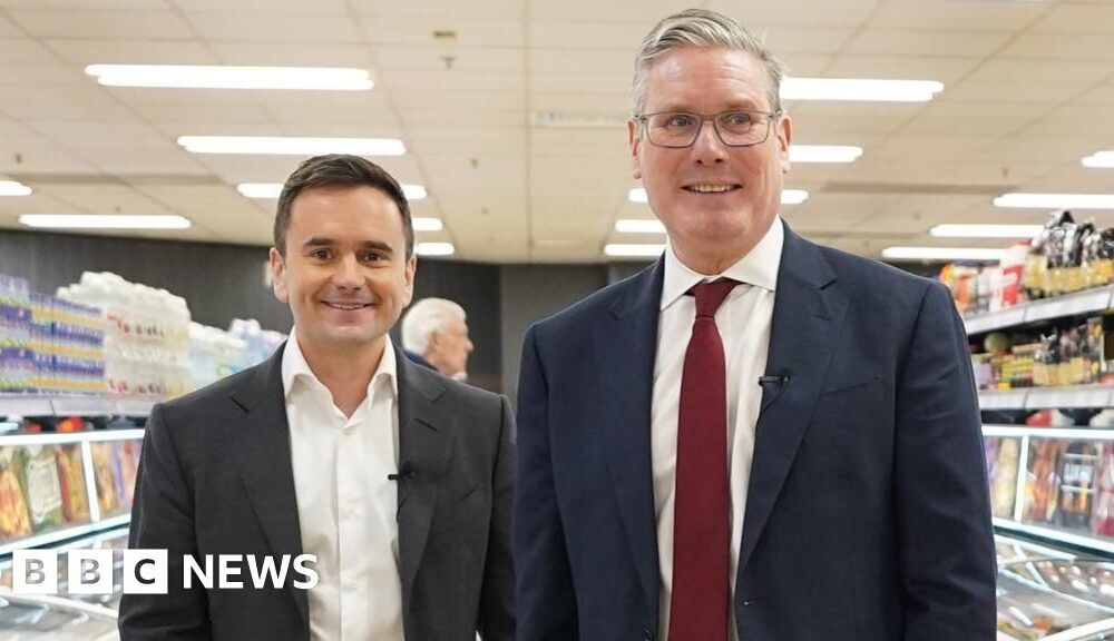 Iceland boss Richard Walker to become Labour peer, sources say