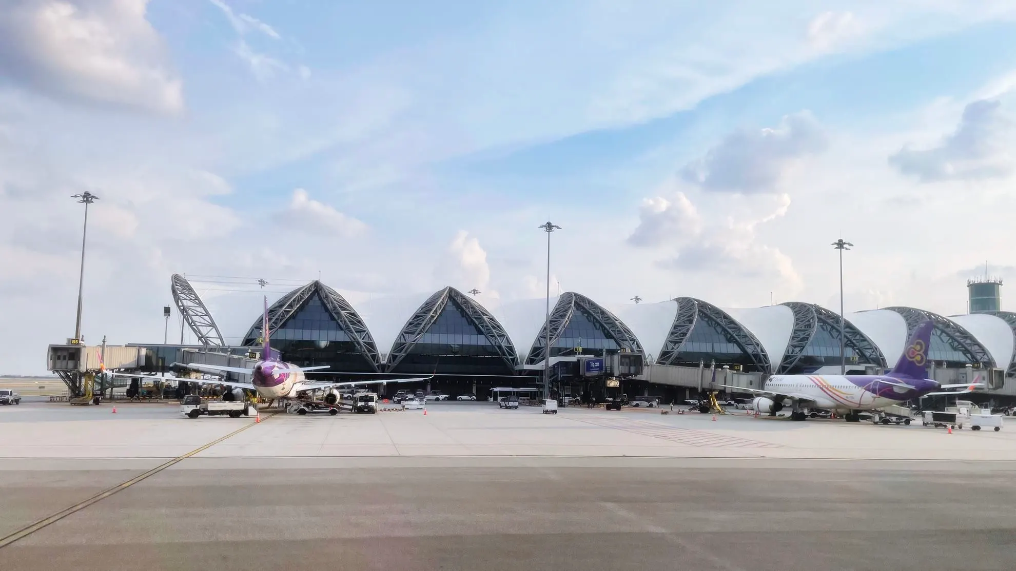 Thailand’s 53% Airport Tax Hike for 2026: What It Means for Your Flights and Future Travel Plans!