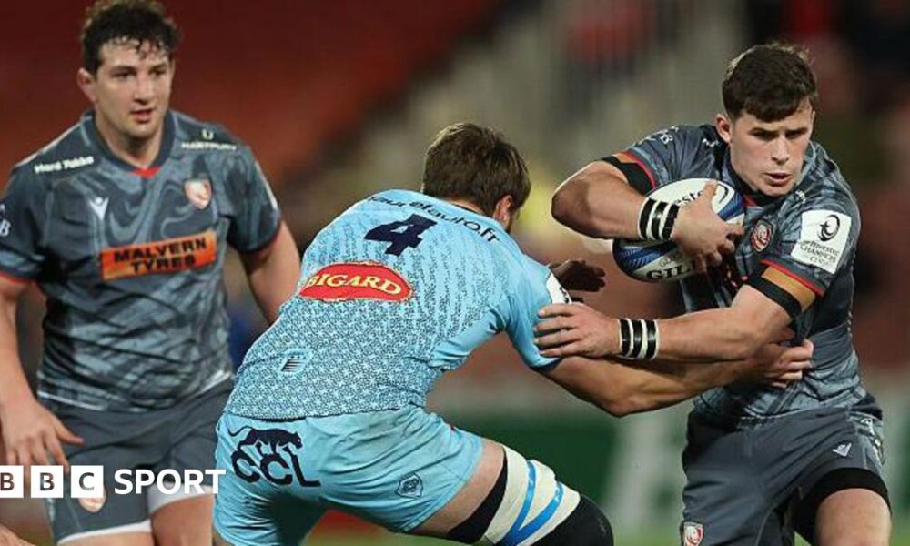 Seb Atkinson of Gloucester is tackled by Guilaume Ducat