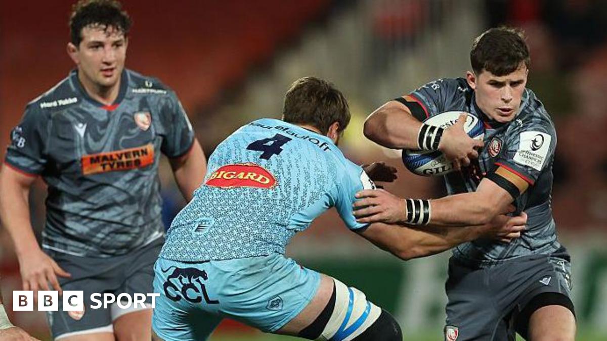 Seb Atkinson of Gloucester is tackled by Guilaume Ducat