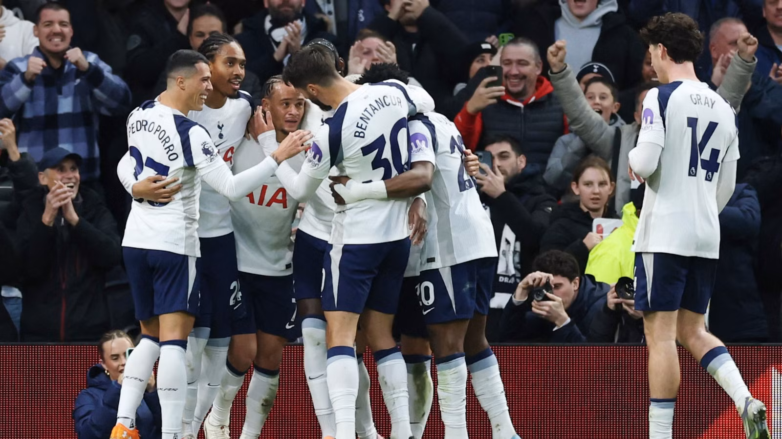 Spurs star now a doubt for Prague after limping out of the stadium on Saturday