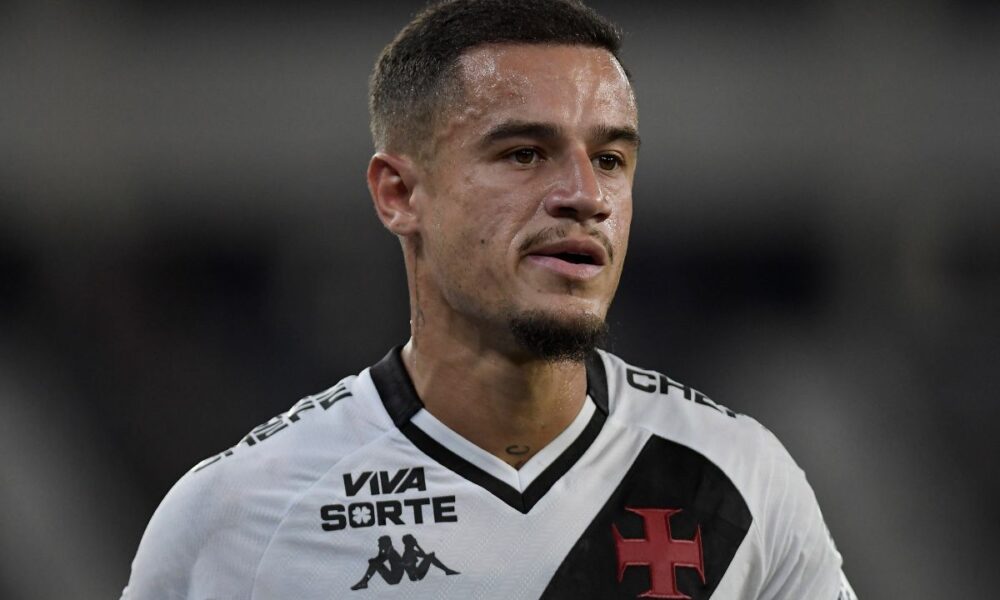 RIO DE JANEIRO, BRAZIL - NOVEMBER 5: Philippe Coutinho of Vasco da Gama looks on during the match between Botafogo and Vasco da Gama as part of Brasileirao 2025 at Estadio Olímpico Nilton Santos on November 5, 2025 in Rio de Janeiro, Brazil. (Photo by Dhavid Normando/Getty Images)