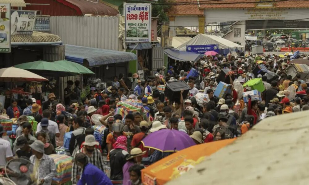 Border clashes with Cambodia displace more than 500,000 people