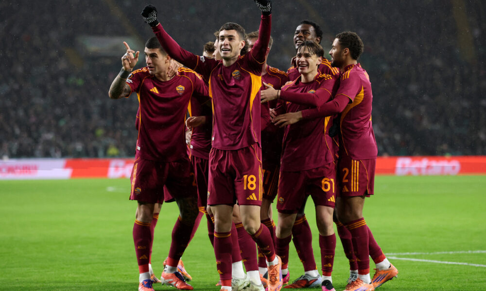 GLASGOW, SCOTLAND - DECEMBER 11: Matias Soule of AS Roma celebrates with teammates, after Liam Scales of Celtic (not pictured) concedes an own goal resulting in the first goal for AS Roma, during the UEFA Europa League 2025/26 League Phase MD6 match between Celtic FC and AS Roma at Celtic Park on December 11, 2025 in Glasgow, Scotland. (Photo by Ian MacNicol/Getty Images)