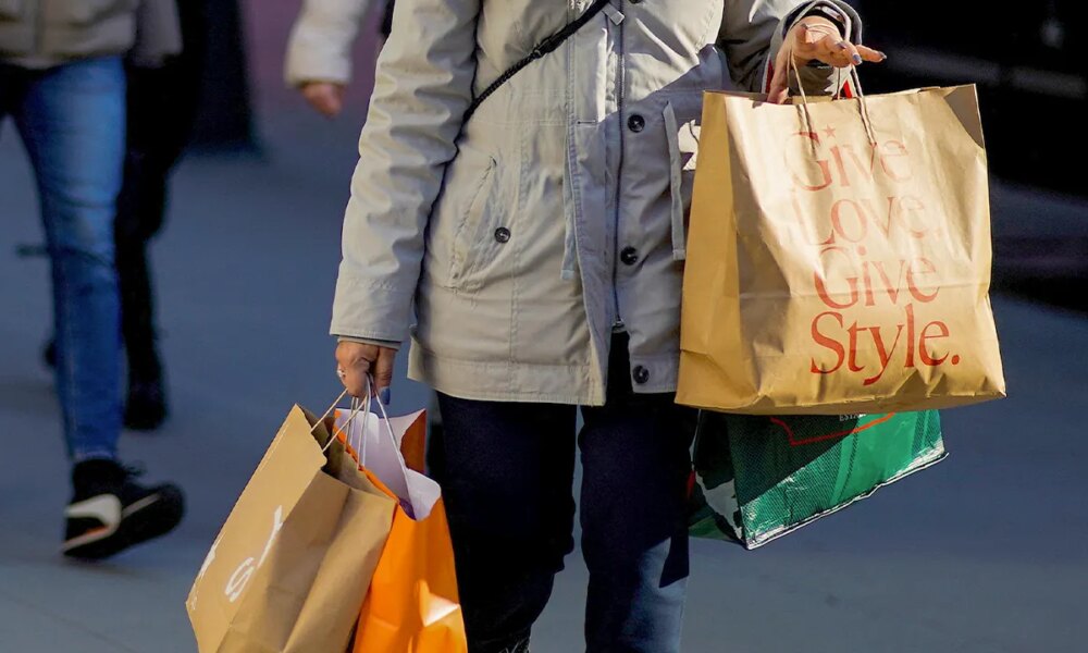 Holiday store hours Christmas Eve and Christmas Day 2025 shopping guide