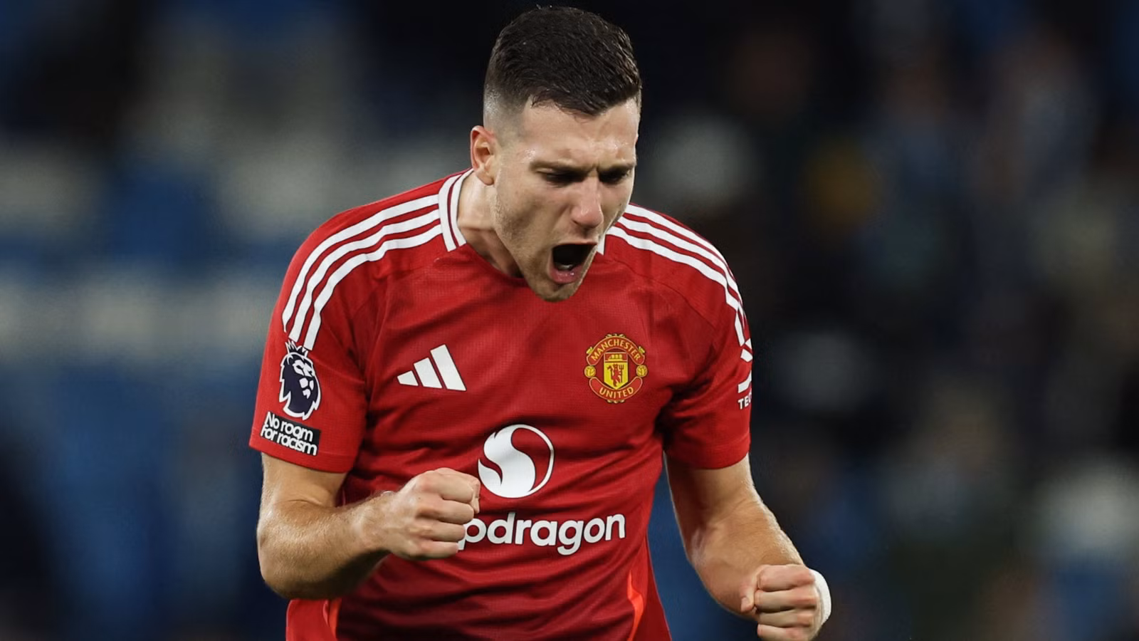 Man Utd "looking at" signing Dalot replacement who's like Alphonso Davies