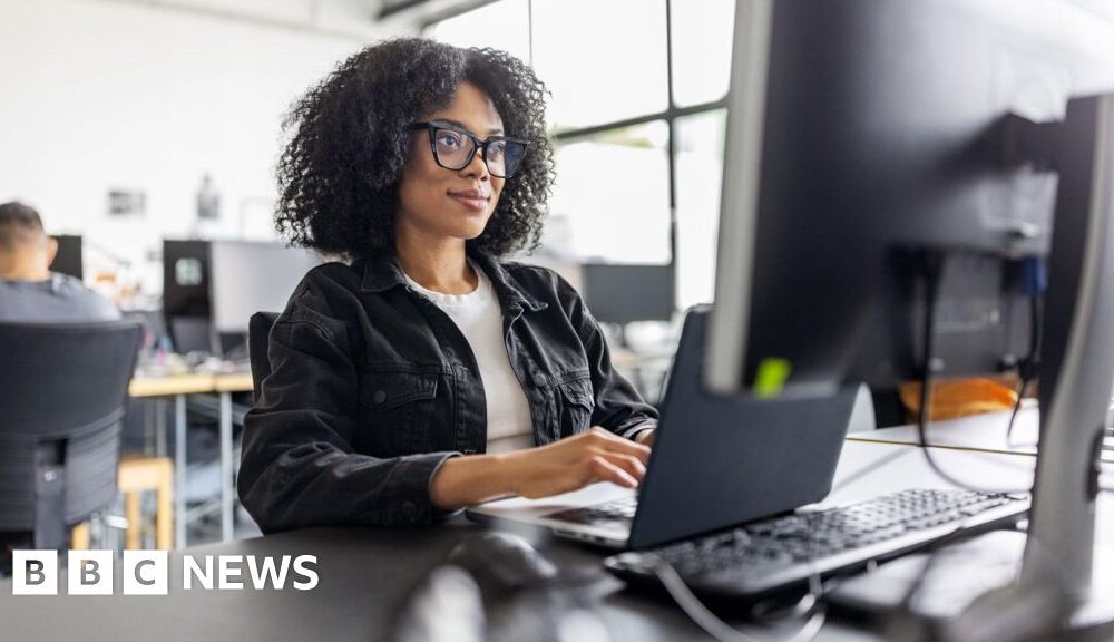 UK unemployment rate rises slightly to 5.1%