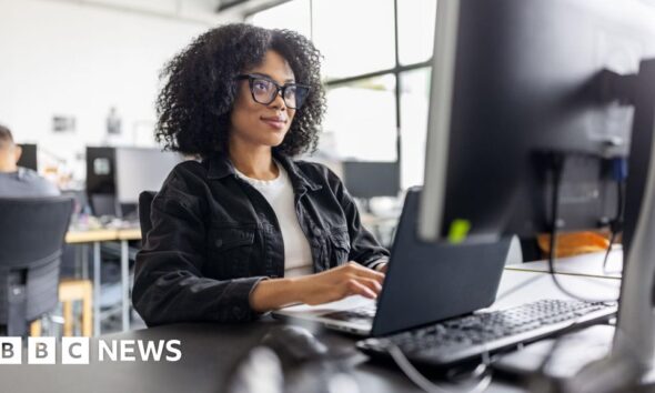 UK unemployment rate rises slightly to 5.1%