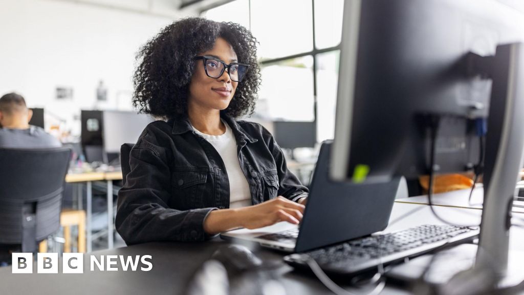 UK unemployment rate rises slightly to 5.1%