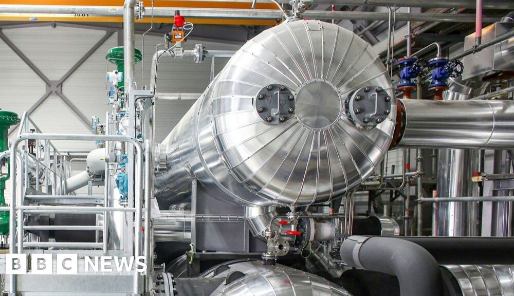 The giant heat pumps designed to warm whole districts