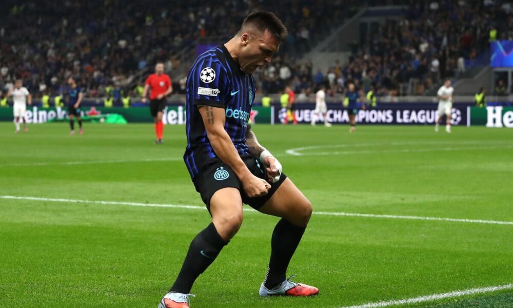 MILAN, ITALY - SEPTEMBER 30: Lautaro Martinez of FC Internazionale celebrates after scoring their team