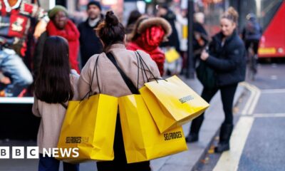London's West End bucks Christmas shopping trends