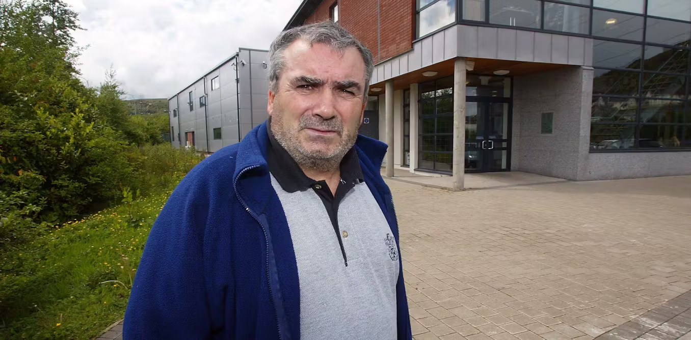 should the British government reveal the real name of its top IRA informer?