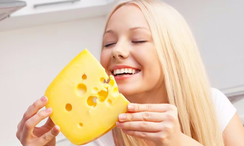 Can eating high fat cheese and cream reduce dementia risk, as a new study suggests?
