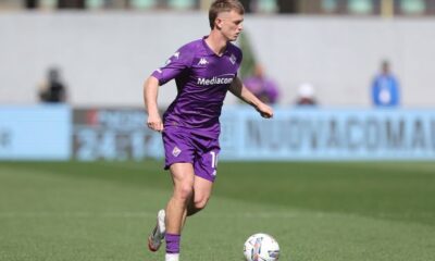 FLORENCE, ITALY - MARCH 30: Albert Gudmundsson of ACF Fiorentina in action during the Serie A match between Fiorentina and Atalanta at Stadio Artemio Franchi on March 30, 2025 in Florence, Italy. (Photo by Gabriele Maltinti/Getty Images) (Roma links)