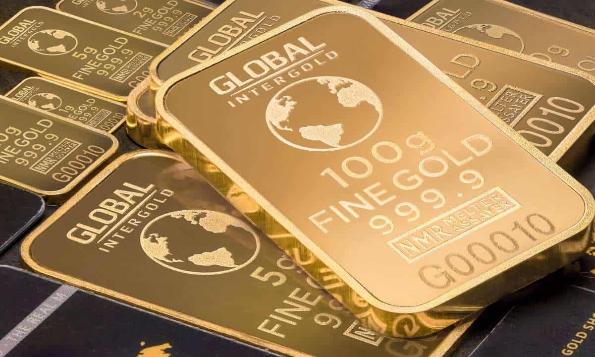 Gold Hits Record High as 2025 Gains Exceed Bitcoin's Total Market Cap by 7x