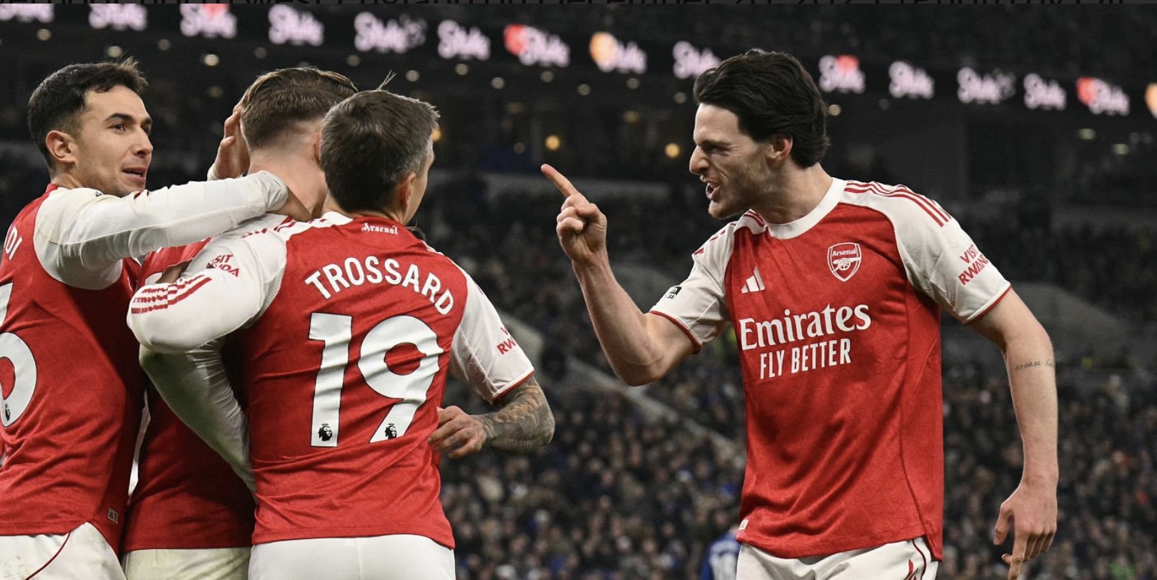 Everton 0-1 Arsenal: Gyokeres penalty sends Gunners back on top