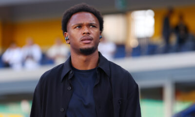 VERONA, ITALY - SEPTEMBER 20: Lois Openda of Juventus FC enters the pitch the Serie A match between Hellas Verona FC and Juventus FC at Stadio Marcantonio Bentegodi on September 20, 2025 in Verona, Italy. (Photo by Francesco Scaccianoce/Getty Images)