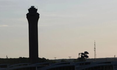 United Express, Volaris planes avoid collision at Houston airport
