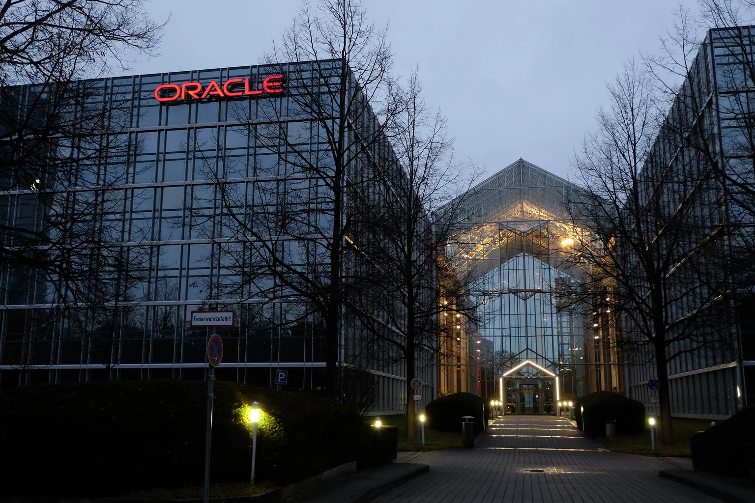 Oracle's $50B Bet: Cloud Aspirations Meet Hyperscaler Reality