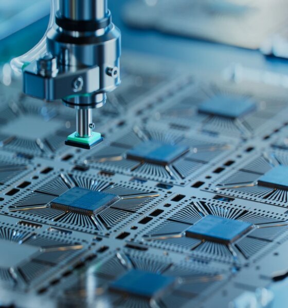 SMH: Growth Remains Intact Despite Near-Term AI Infrastructure Concerns