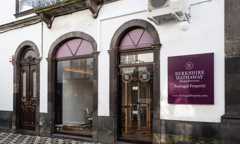 Berkshire Hathaway Stock May Continue Underperforming In 2026 (NYSE:BRK.B)