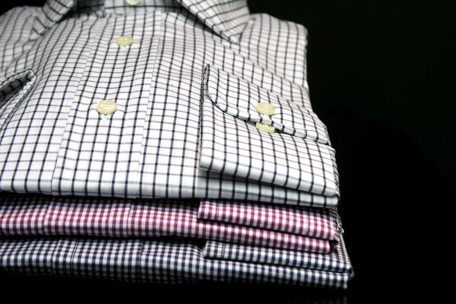 Lands’ End: Mixed Fundamentals And Declining FCF Suggests A Hold (NASDAQ:LE)