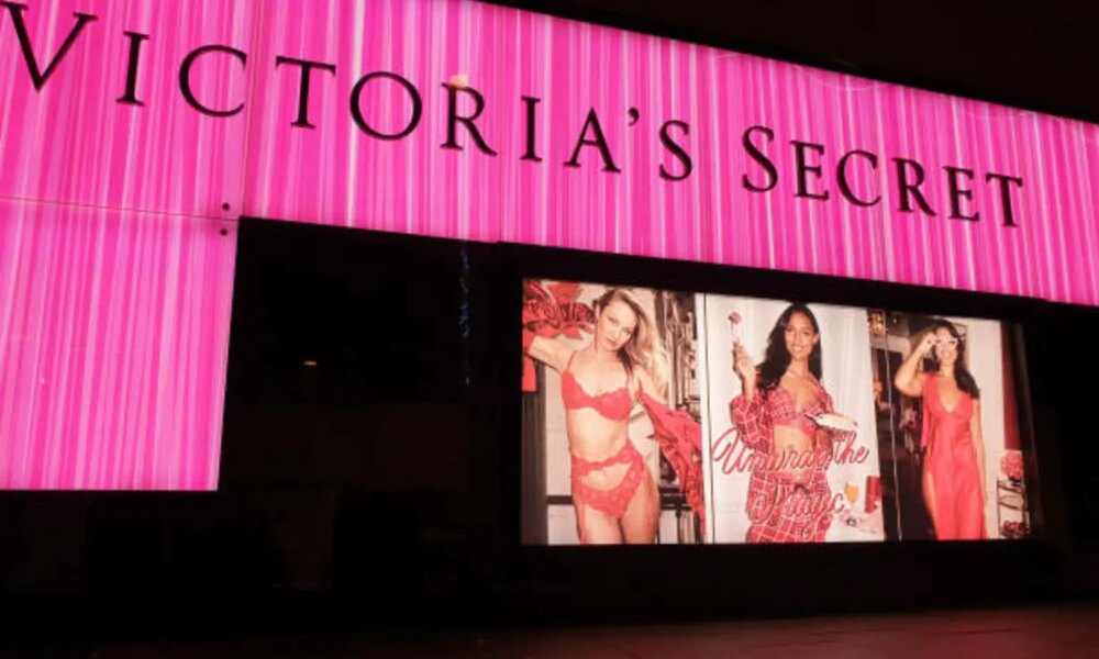 Victoria’s Secret Stock: A Glamorous Comeback In The Making - Hold (NYSE:VSCO)
