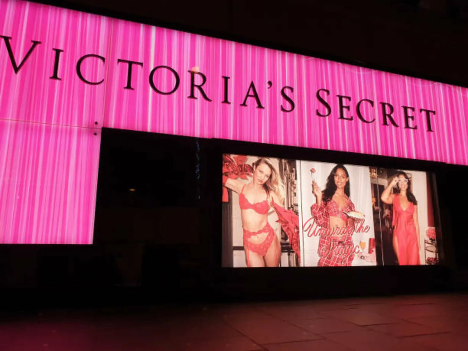 Victoria’s Secret Stock: A Glamorous Comeback In The Making - Hold (NYSE:VSCO)