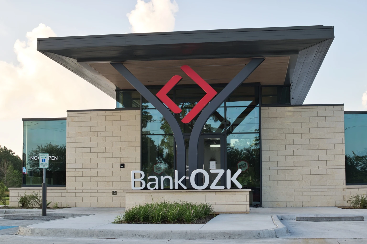 Bank OZK: Why I Doubled My Position In The Preferred Stock (NASDAQ:OZK)