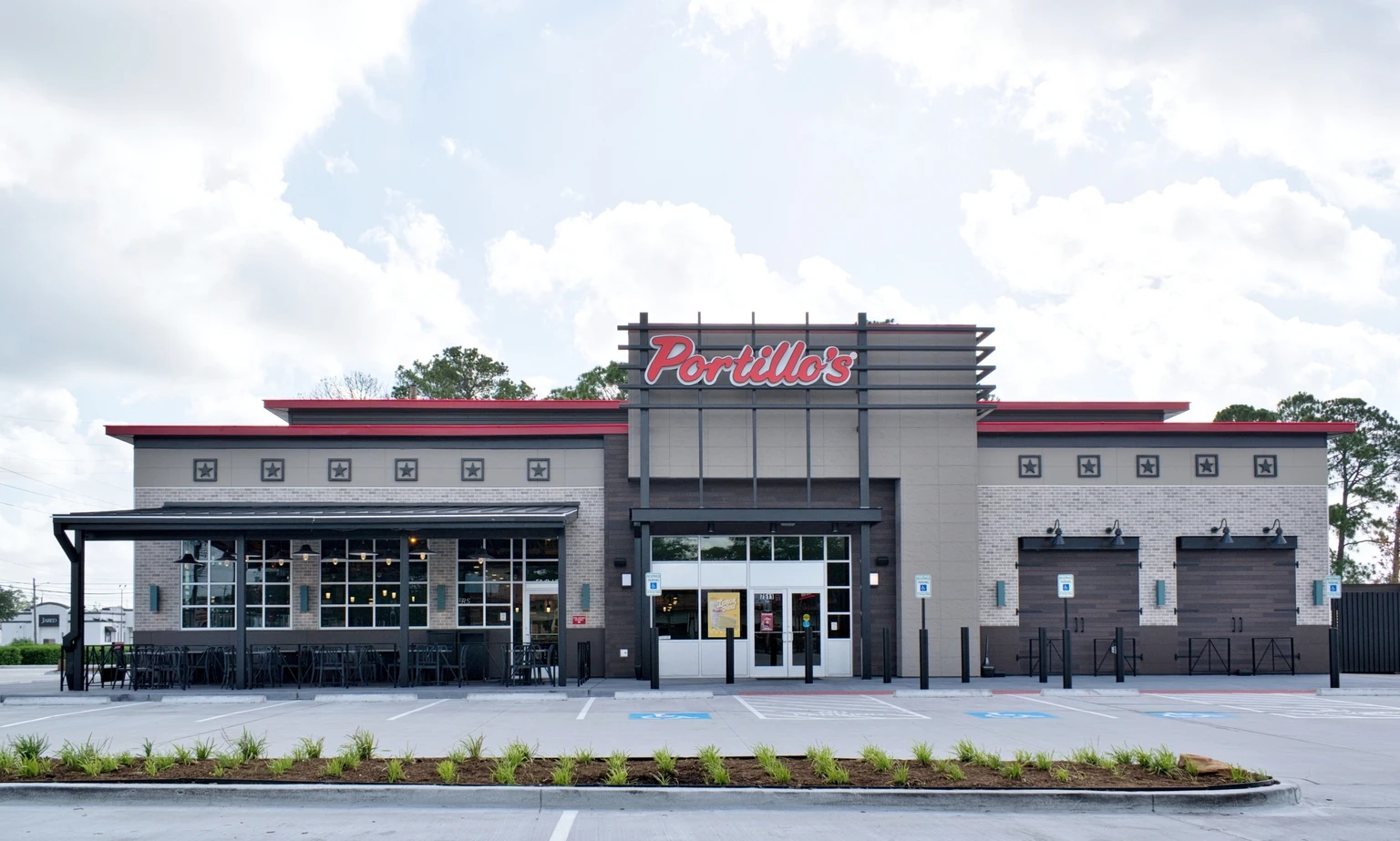 Portillo's: Fortunes Are Fading With Declining Comps And Waning Margins (Downgrade)